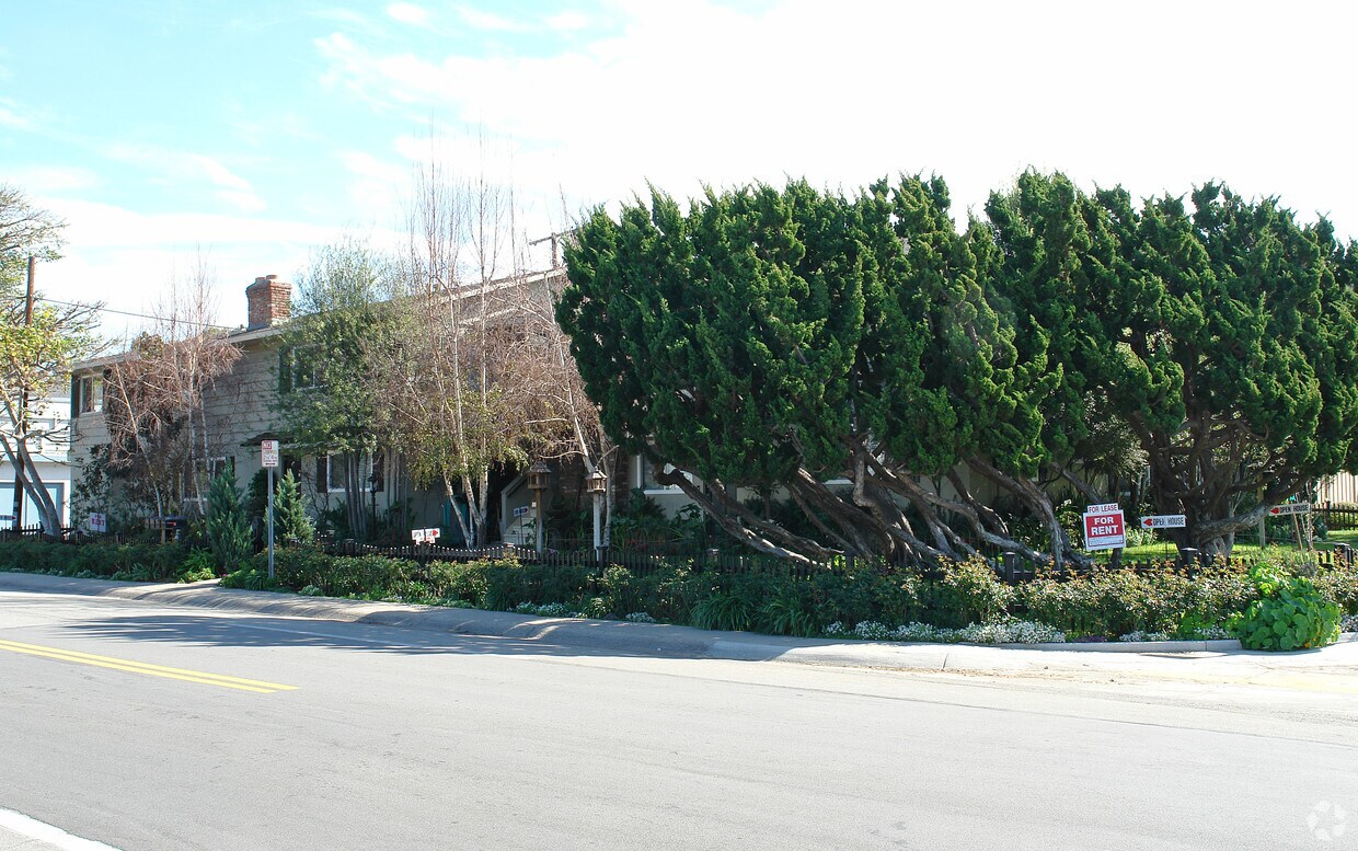 Building Photo - 428-434 Irvine Ave