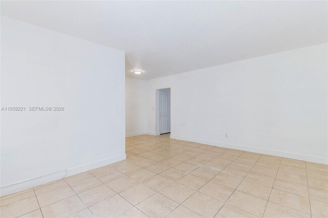 Building Photo - 6913 Rue Vendome