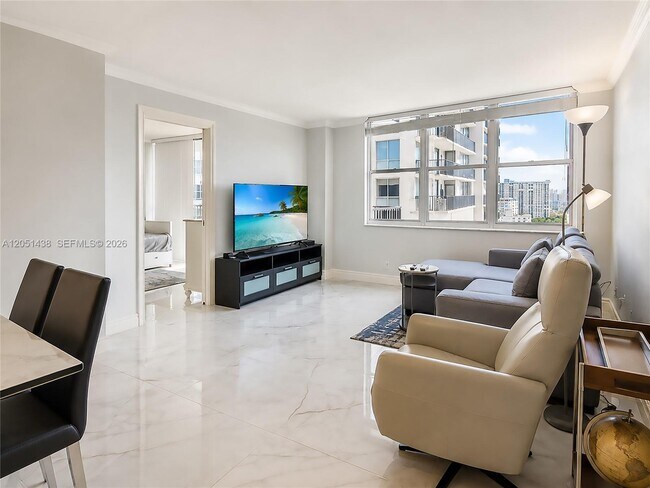 Building Photo - 2201 S Ocean Dr