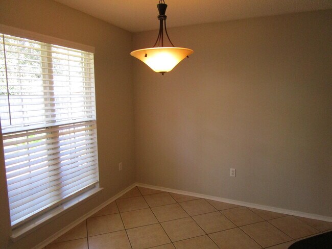 Foto del edificio - 4561 Castlewood Ln