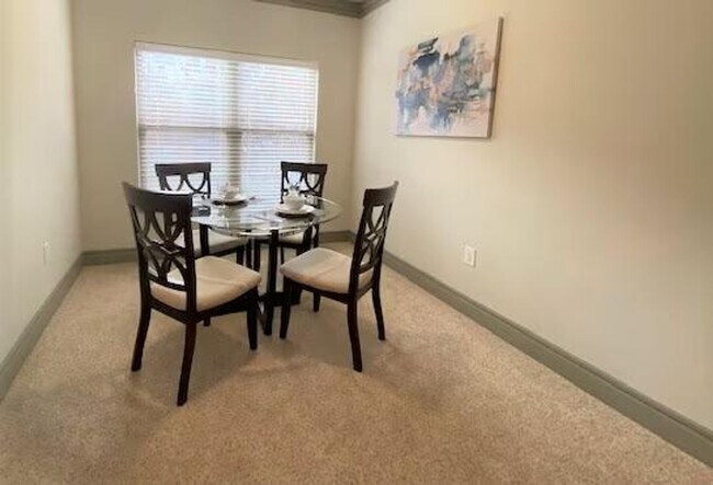 Foto del edificio - 70 Venue Wy