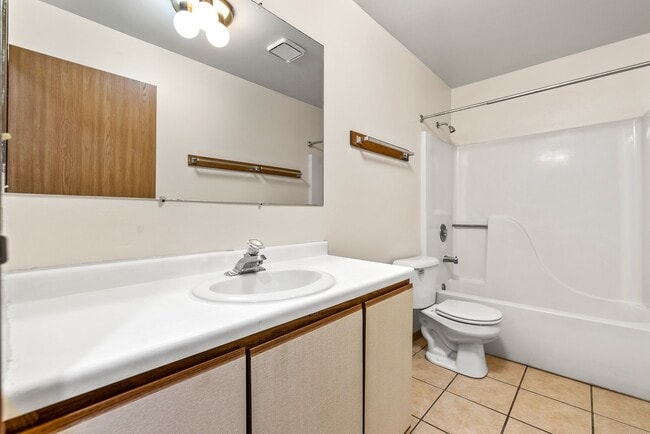 Building Photo - 1029 Ridge Dr