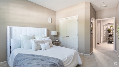 2BR,2BA,-1064SF, The Conquest - Fenwyck Manor Apartments