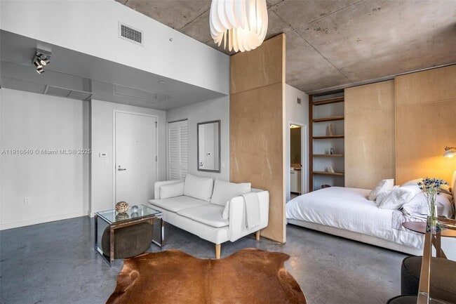 Building Photo - 151 SE 1st St