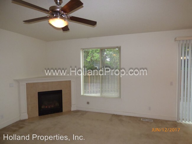 Building Photo - 4248 SW Highgate Ter