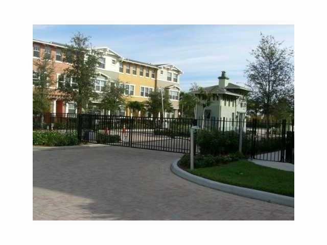 Foto del edificio - 750 Millbrae Ct