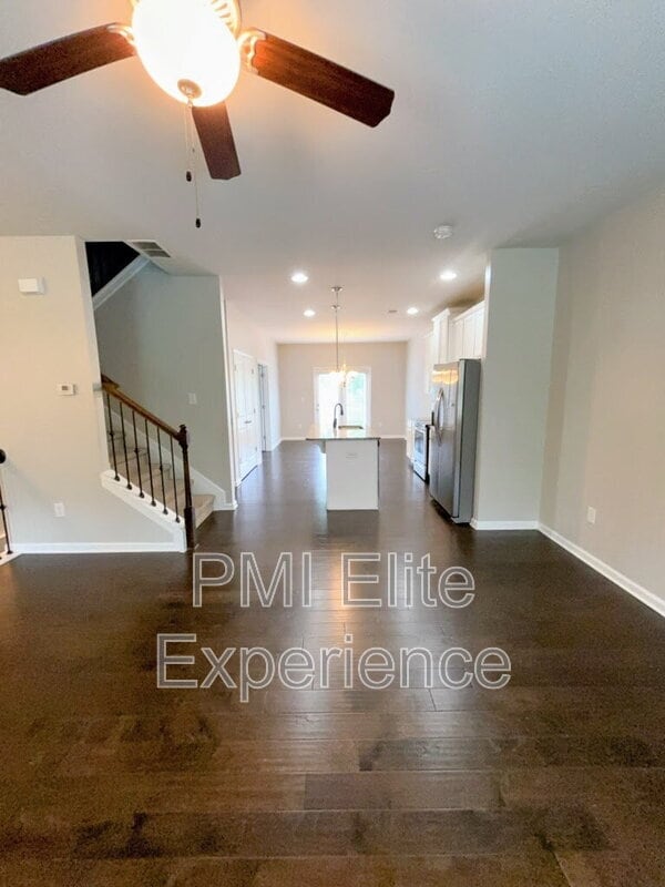 Foto del edificio - 3863 Equity Ln