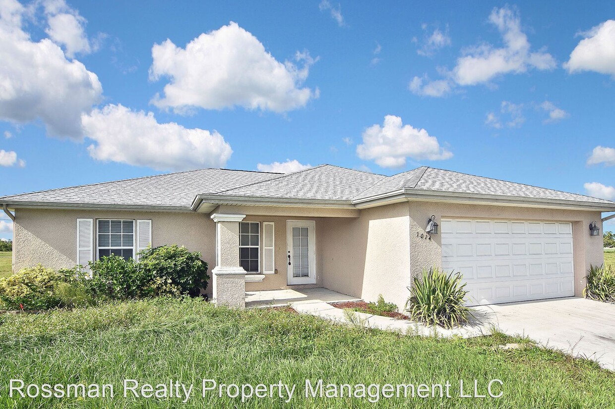 3 br, 2 bath House 1014 Kismet Pkwy E House Rental in Cape Coral