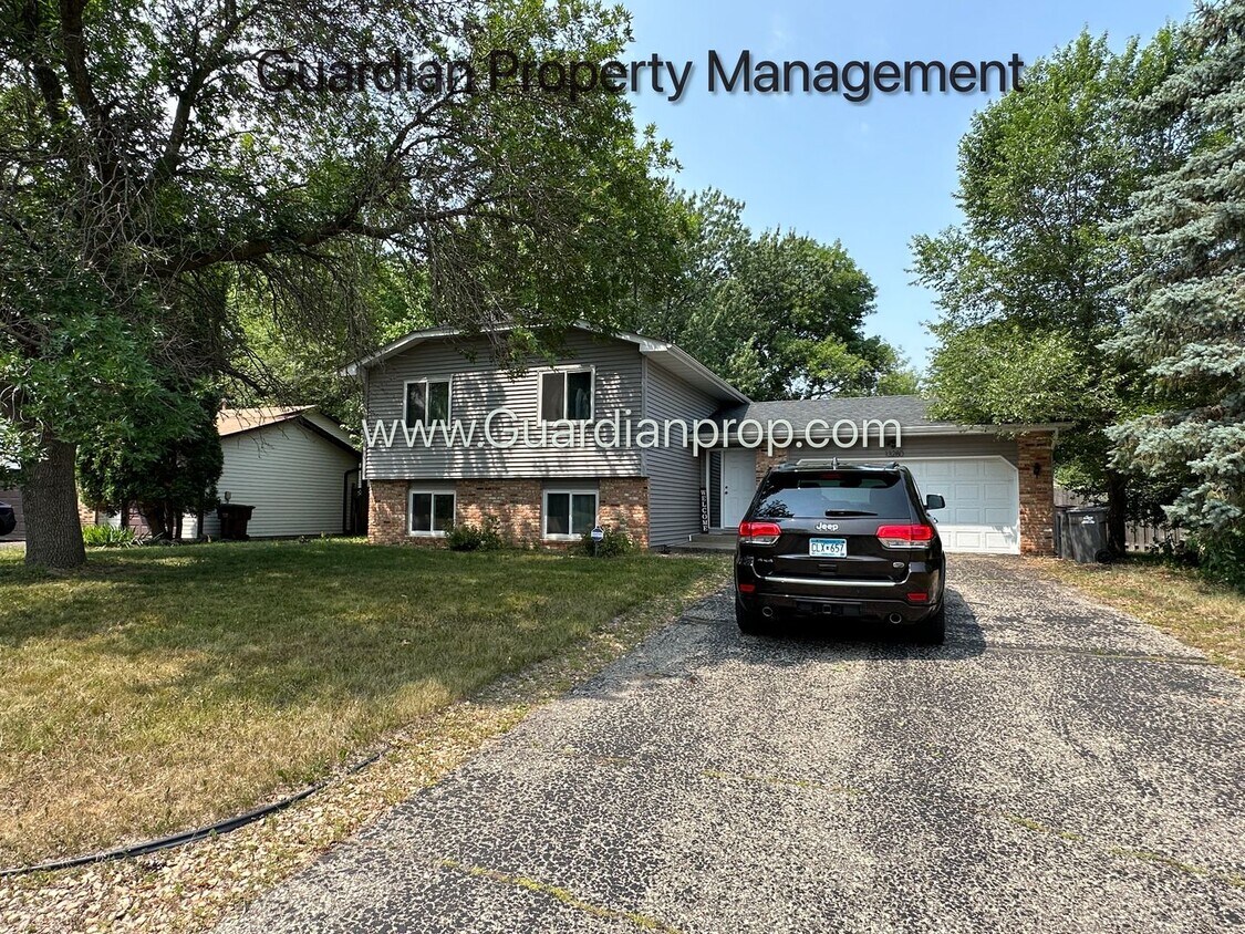 Foto principal - Savage Single Family Home, 2 Car Garage, F...