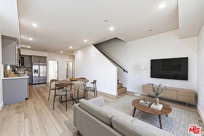 Foto del edificio - 5434 Romaine St