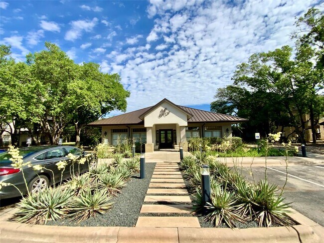 Foto del edificio - 6000 Shepherd Mountain Cove