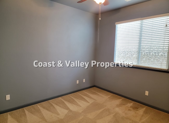 Foto del edificio - FOR RENT 3BD HOUSE IN GREENFIELD