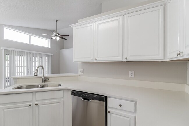 Building Photo - 14525 Lisalynne Ct