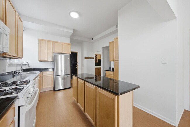 Foto del edificio - 3300 N Southport Ave