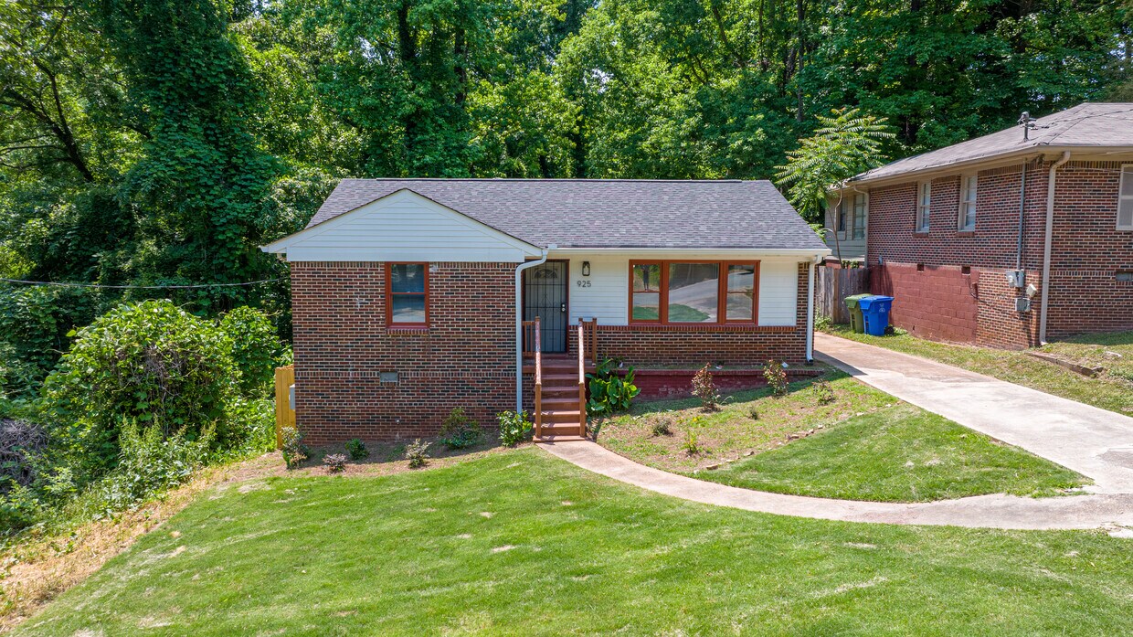 Foto principal - 925 Oakland Dr SW