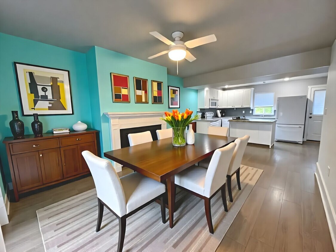 Foto principal - 2 Bedroom 2.5 Bathroom Townhome in Mechani...