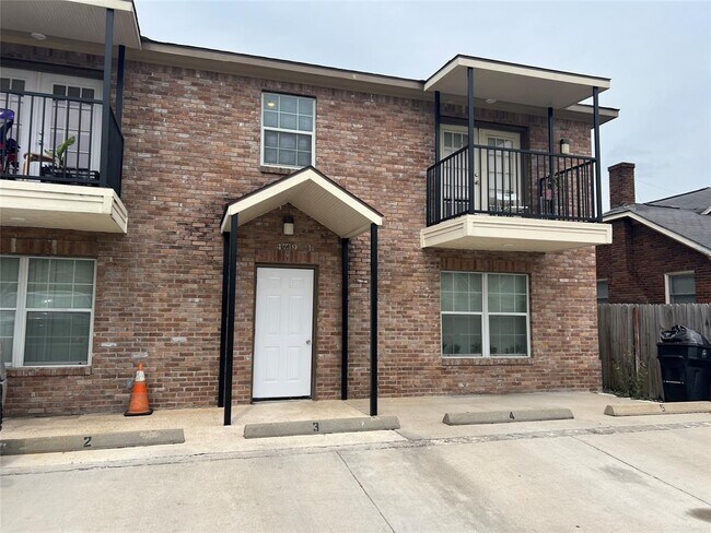 Building Photo - 4719 Clay St