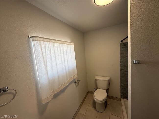 Building Photo - 659 D