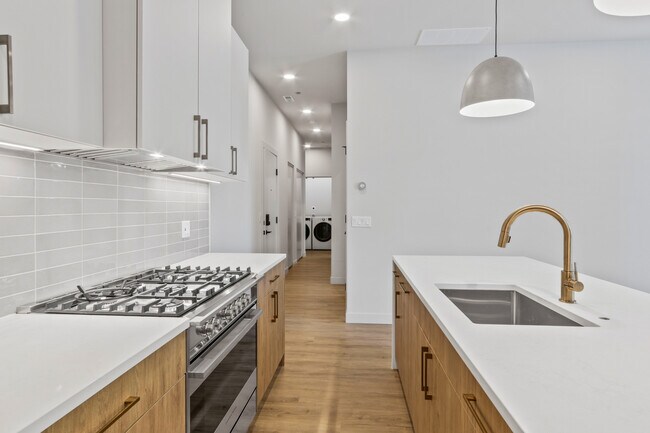 Foto del edificio - 1550 W Monroe St