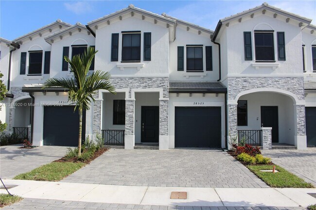 Building Photo - 28525 SW 134th Ave