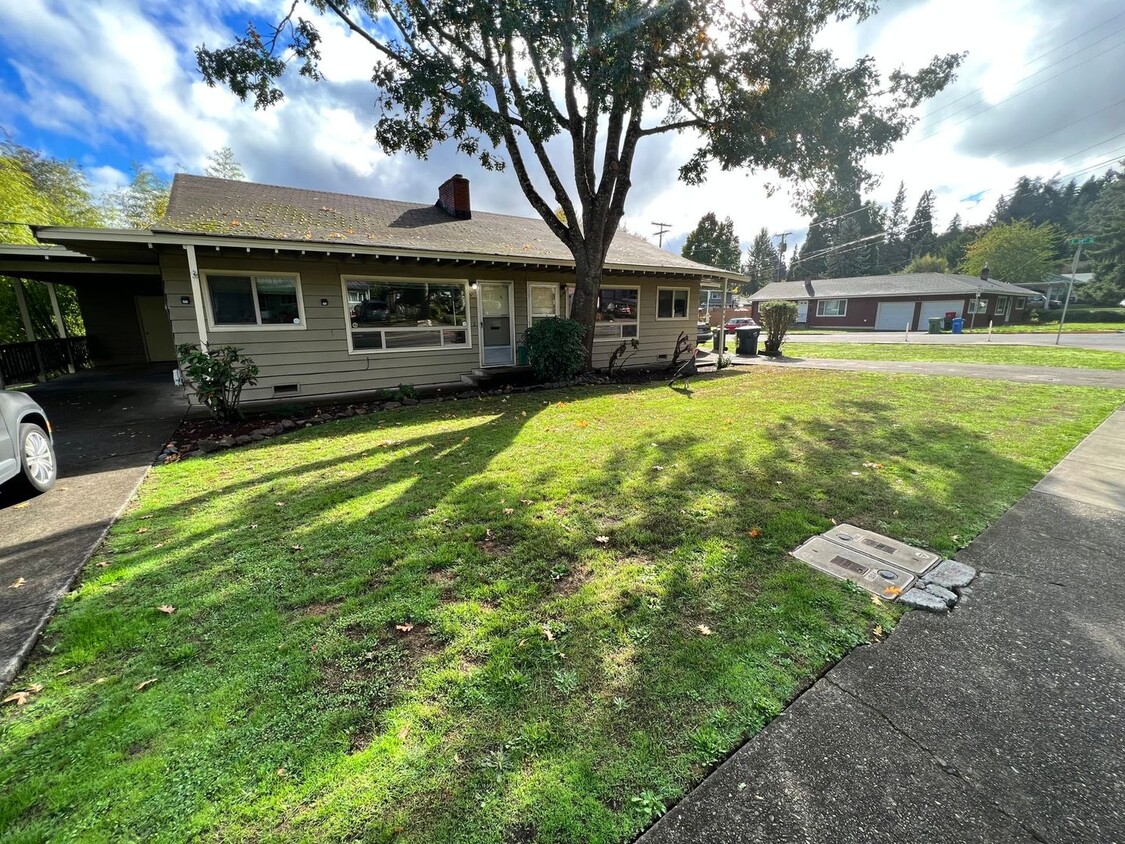 Primary Photo - 3447/3449 Donald Street