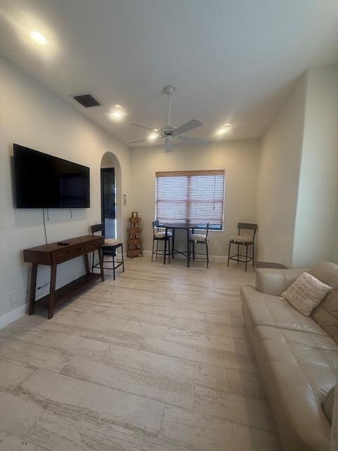 Foto del edificio - 8691 Man O War Rd