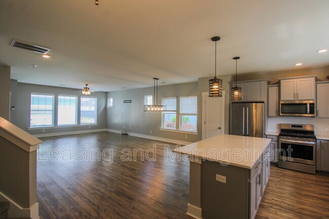 Foto del edificio - 328 Parish Farms Dr