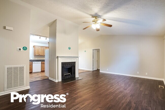 Foto del edificio - 3500 Roundwood Forest Dr