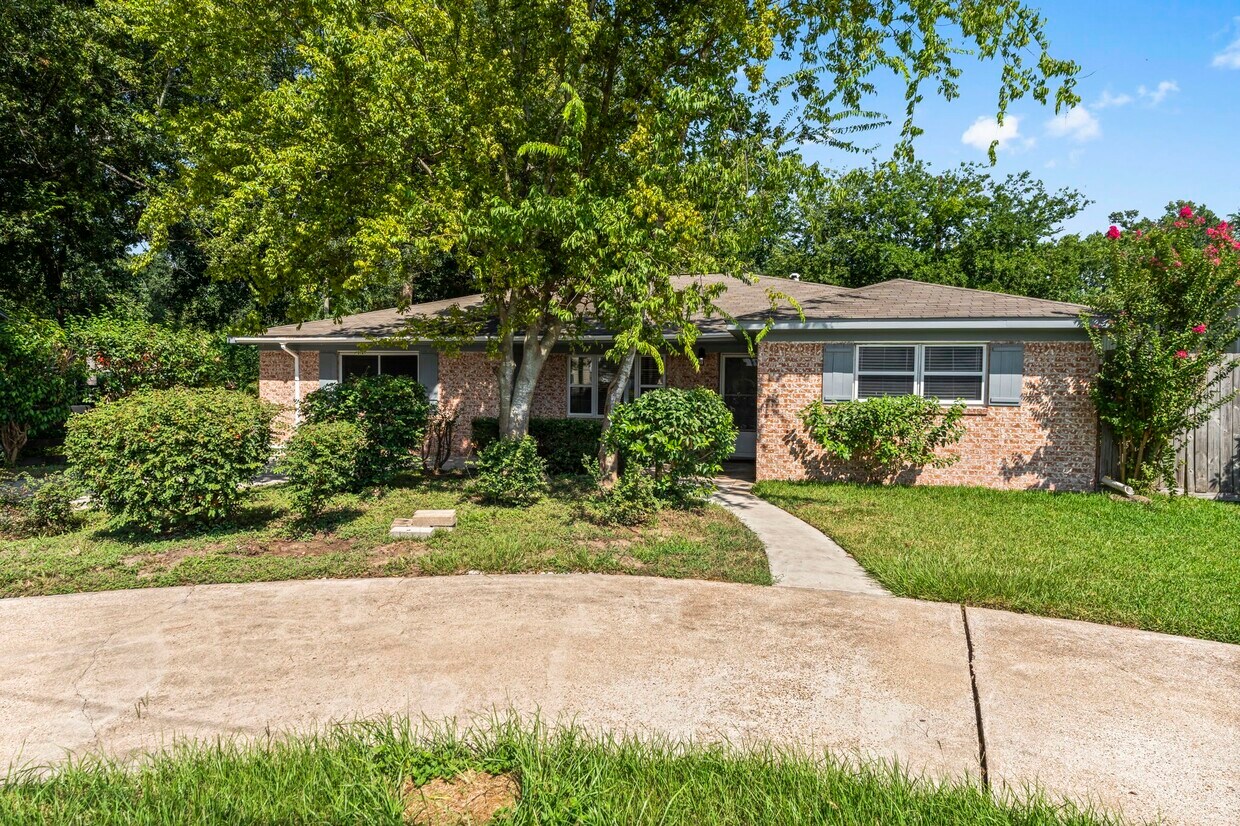 Primary Photo - 21806 Falvel Rd