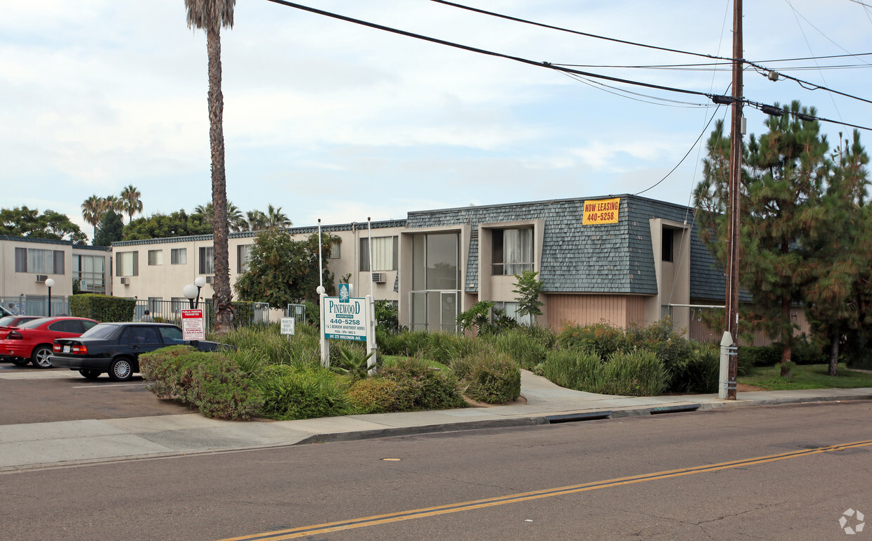 Primary Photo - Pinewood Apartments