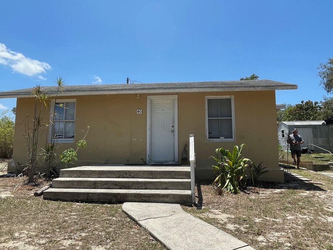 2/1 Single Family Unit in Babson Park House Rental in Babson Park, FL