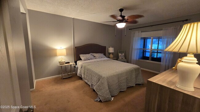 Building Photo - 2578 Demaret Dr