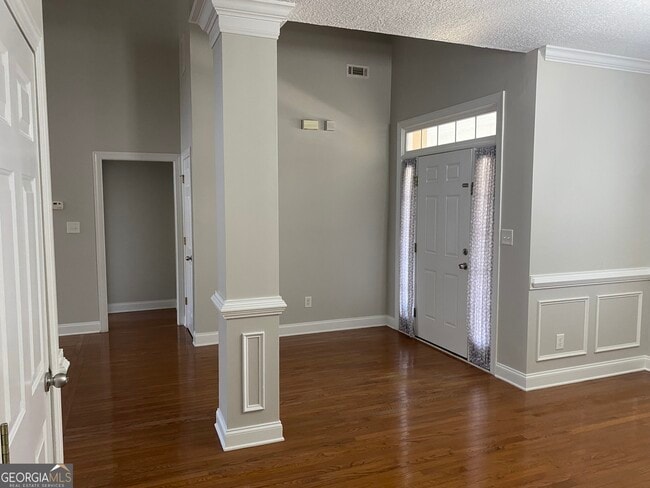 Building Photo - 44 Vaux Way