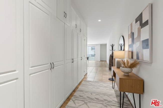 Building Photo - 629 Traction Ave