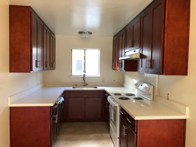 New model kitchen - 872 Gallatin Dr