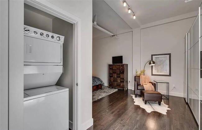 Building Photo - Charming 1bd/1ba Condo – Denver Dry Goods ...