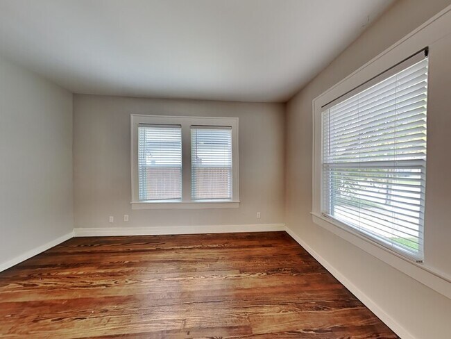 Foto del edificio - 5221 Lindsley Ave