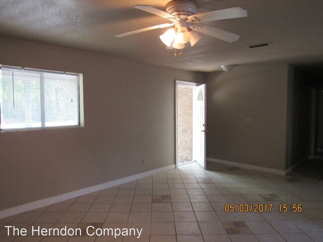 Building Photo - 3 br, 2 bath House - 1104 Pineview Drive