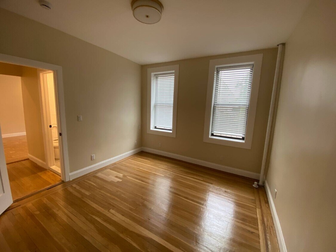 Foto principal - 8608-8603 3rd Ave