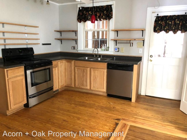 Building Photo - 2 br, 1 bath House - 104 W. Edgewood Dr.