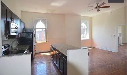 Building Photo - 265 S 22nd St