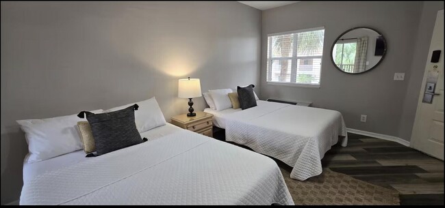 Foto del edificio - 10047 Perfect Dr