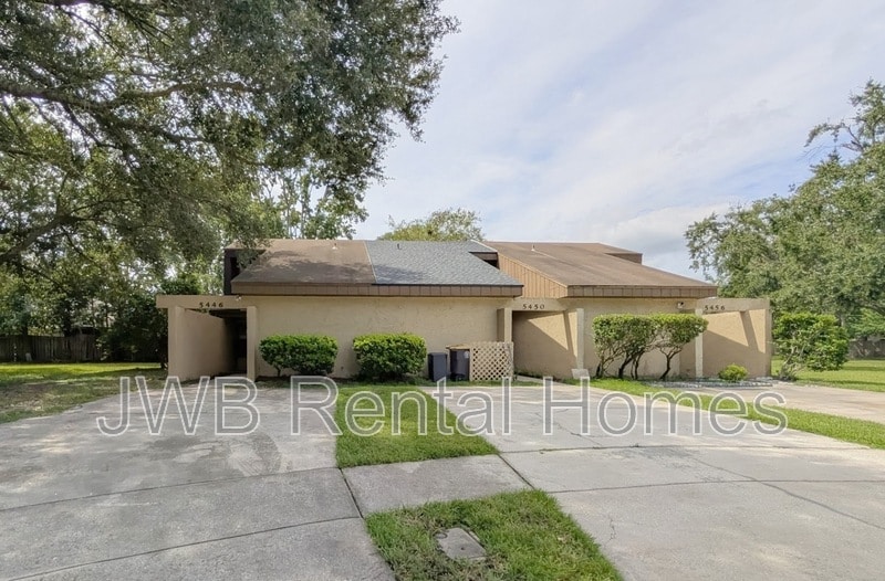 Foto principal - 5446 Pinehaven Ct