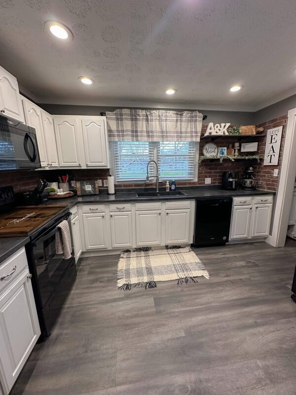 Building Photo - 222 S Vine St