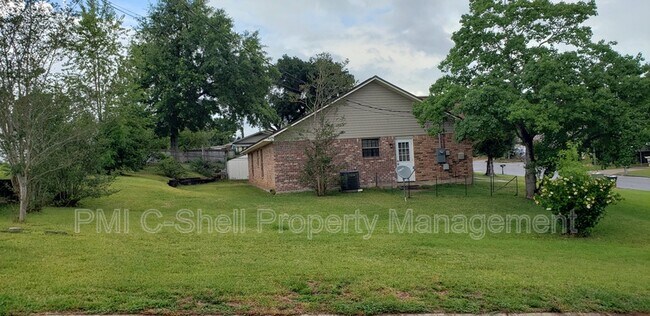 Foto del edificio - 4700 Tradewinds Dr