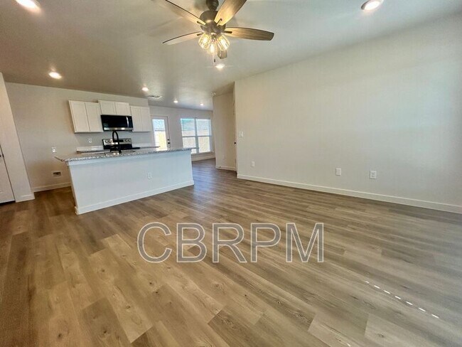 Building Photo - 13822 Fremont Ave