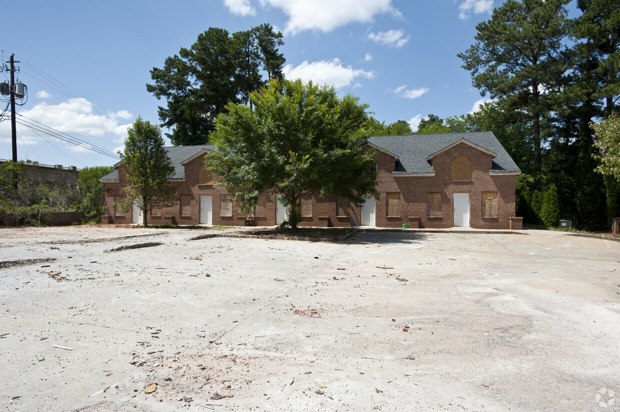 Foto del edificio - 6615 Dorothy Ln