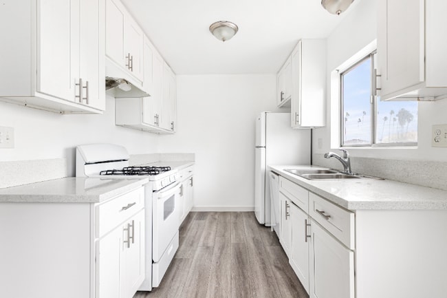 Photo - 410 W Regent St Apartment