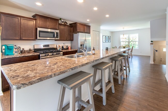 Building Photo - 2450 Aurora Dr