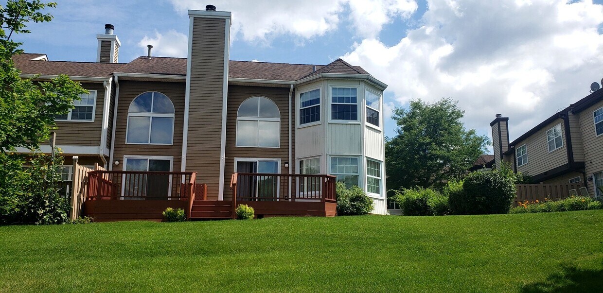 Building Photo - 343 Ascot Ln